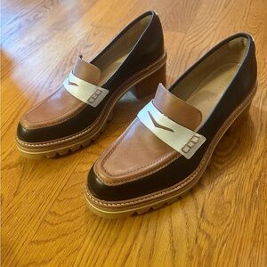 Bernardo Selma tricolor slip-on loafer with block heel, size 8.5 like new